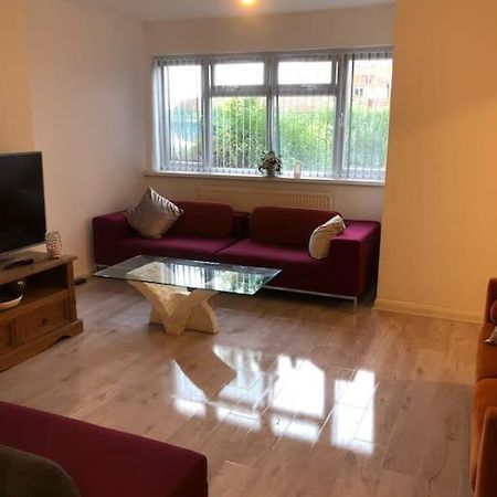 Lovely 3 Bedroom Entire Home With Street Parking - Close To Nec, Bhx Airport - Sleeps 6 Guests Ideal For Contractors & Families バーミンガム エクステリア 写真