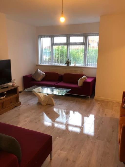 Lovely 3 Bedroom Entire Home With Street Parking - Close To Nec, Bhx Airport - Sleeps 6 Guests Ideal For Contractors & Families バーミンガム エクステリア 写真