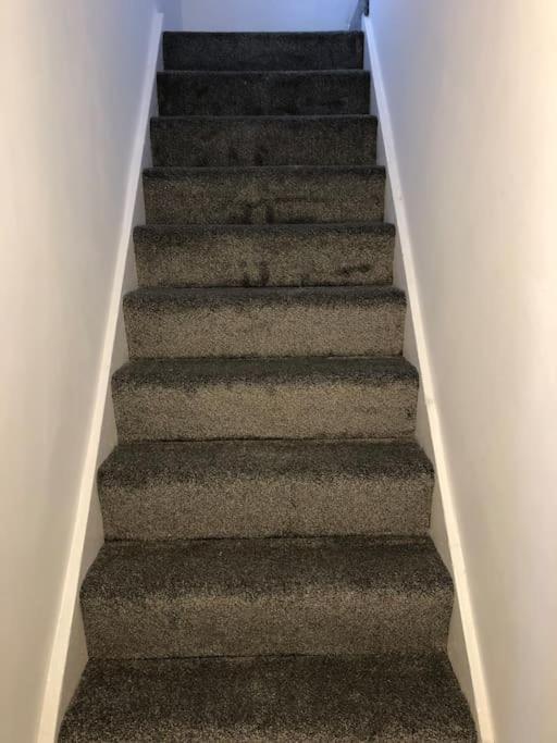 Lovely 3 Bedroom Entire Home With Street Parking - Close To Nec, Bhx Airport - Sleeps 6 Guests Ideal For Contractors & Families バーミンガム エクステリア 写真